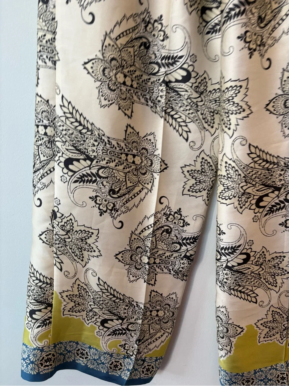 Zara Cream Paisley Wide-Leg Pants with Black Print Large